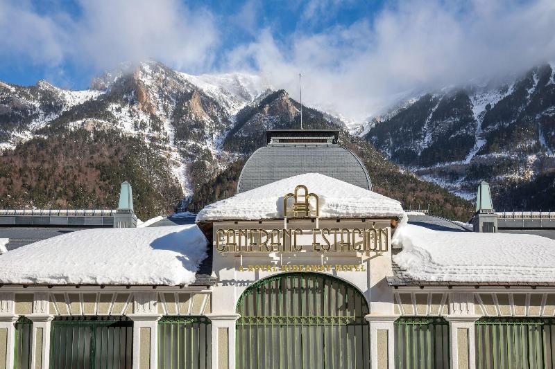 Canfranc Estacion Royal Hideaway Hotel Екстериор снимка