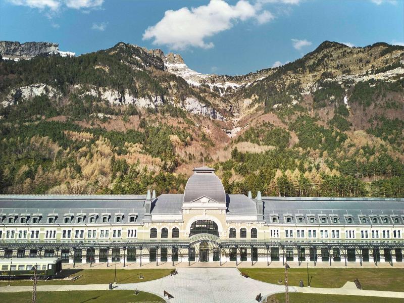 Canfranc Estacion Royal Hideaway Hotel Екстериор снимка